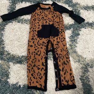 Kyte Baby Big Leopard Longall